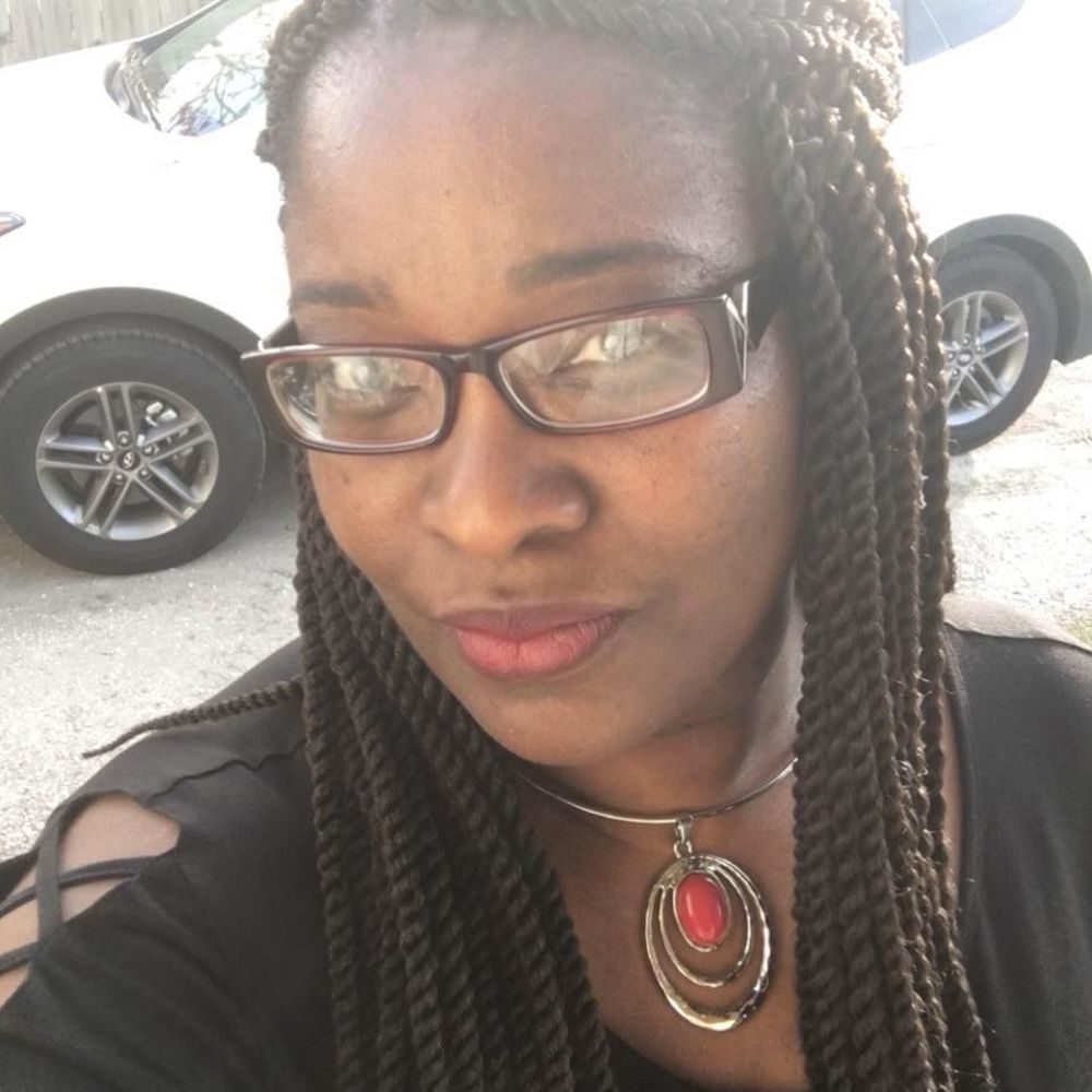 Meet your Posher, Latonya